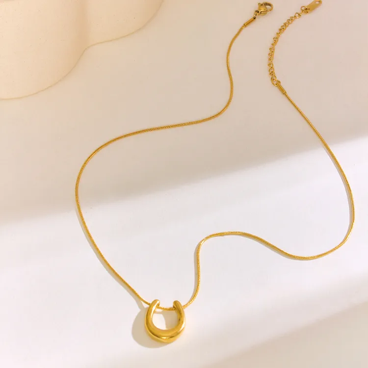 304 Stainless Steel 18K Gold Plated Elegant Simple Style U Shape Pendant Necklace display picture 6