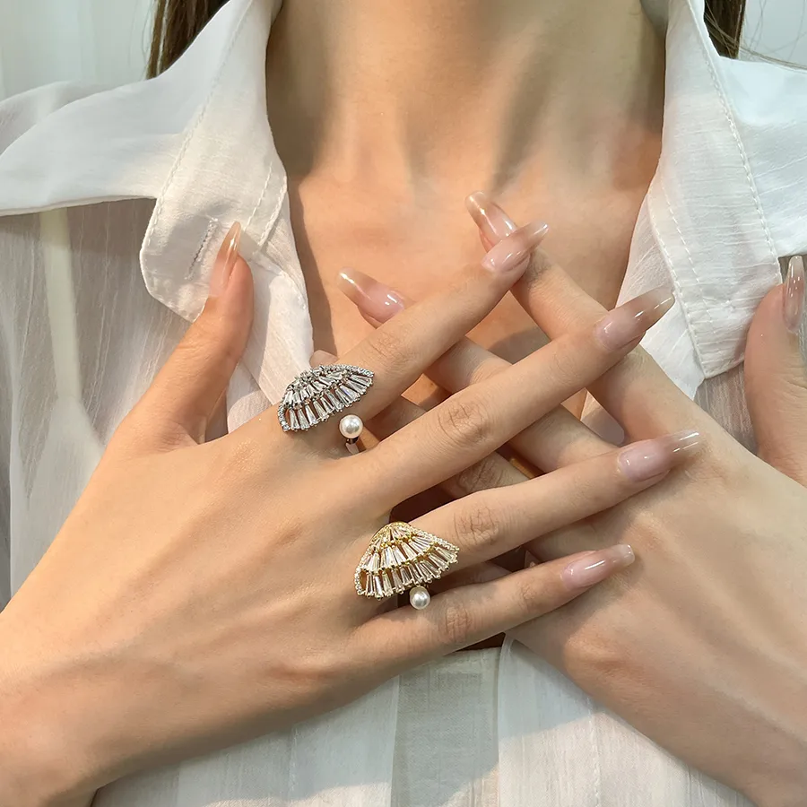 Copper 18K Gold Plated Simple Style Classic Style Plating Inlay Solid Color Pearl Zircon Open Rings display picture 2