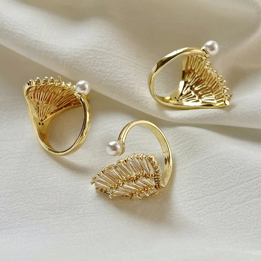 Copper 18K Gold Plated Simple Style Classic Style Plating Inlay Solid Color Pearl Zircon Open Rings display picture 9