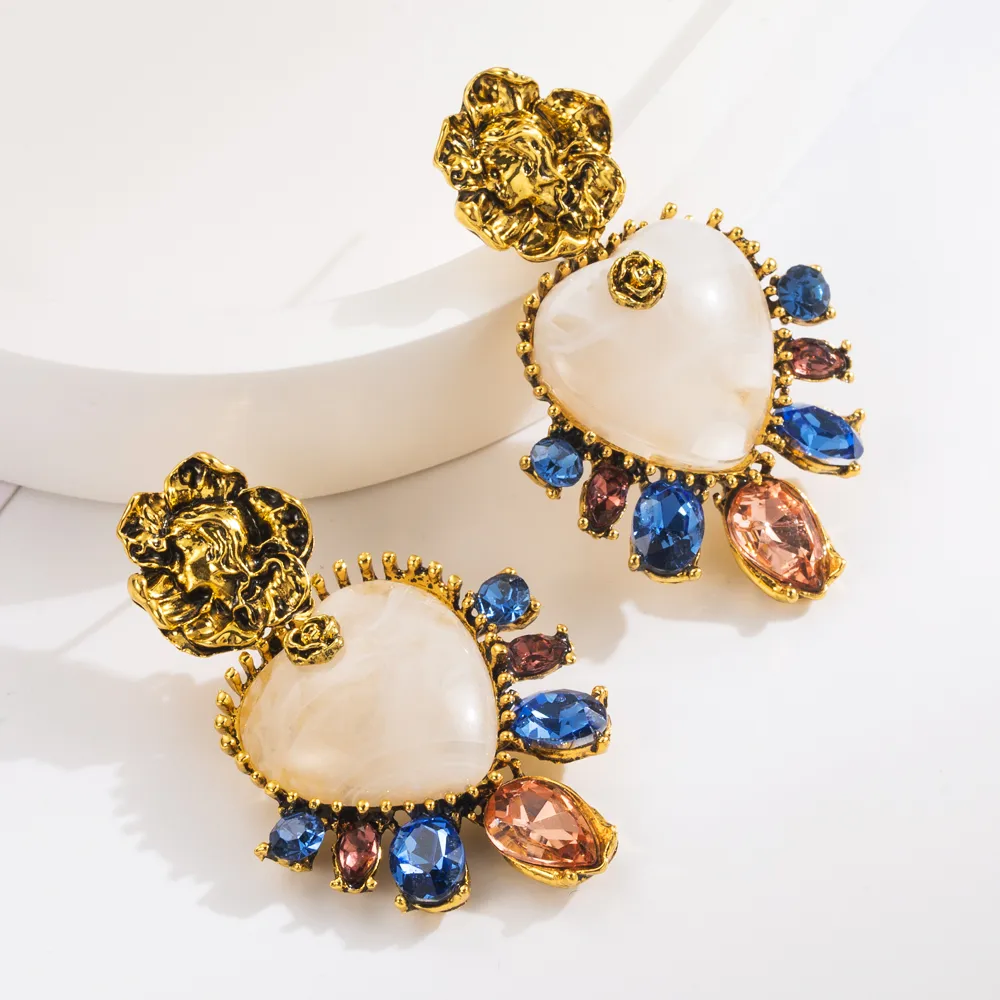 1 Pair Casual Vacation Classic Style Oval Heart Shape Flower Inlay Alloy Resin Resin Glass Gold Plated Drop Earrings display picture 4