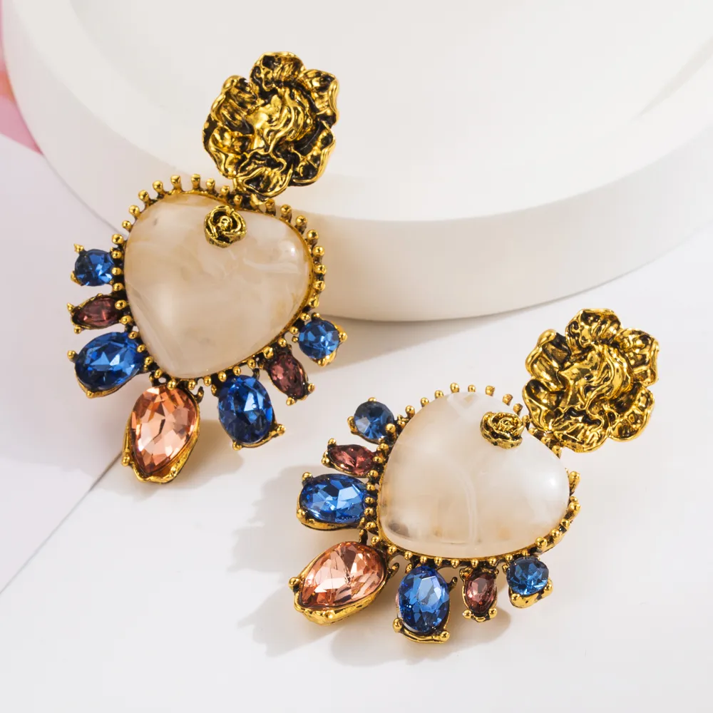 1 Pair Casual Vacation Classic Style Oval Heart Shape Flower Inlay Alloy Resin Resin Glass Gold Plated Drop Earrings display picture 3