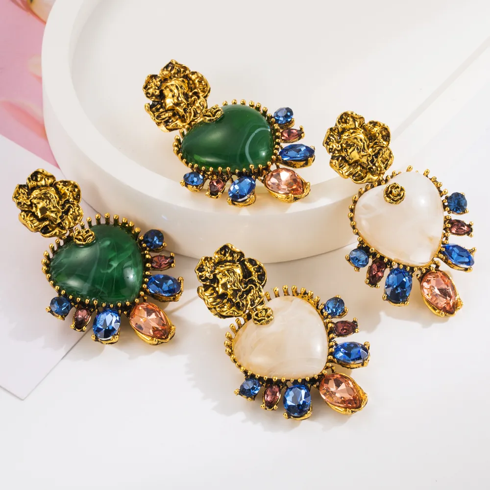 1 Pair Casual Vacation Classic Style Oval Heart Shape Flower Inlay Alloy Resin Resin Glass Gold Plated Drop Earrings display picture 2