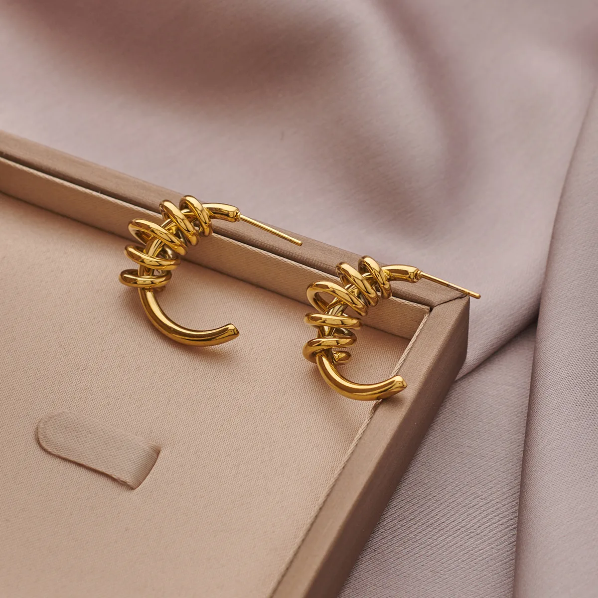 1 Pair Simple Style Classic Style Irregular Spiral Plating 304 Stainless Steel 18K Gold Plated Ear Studs display picture 5
