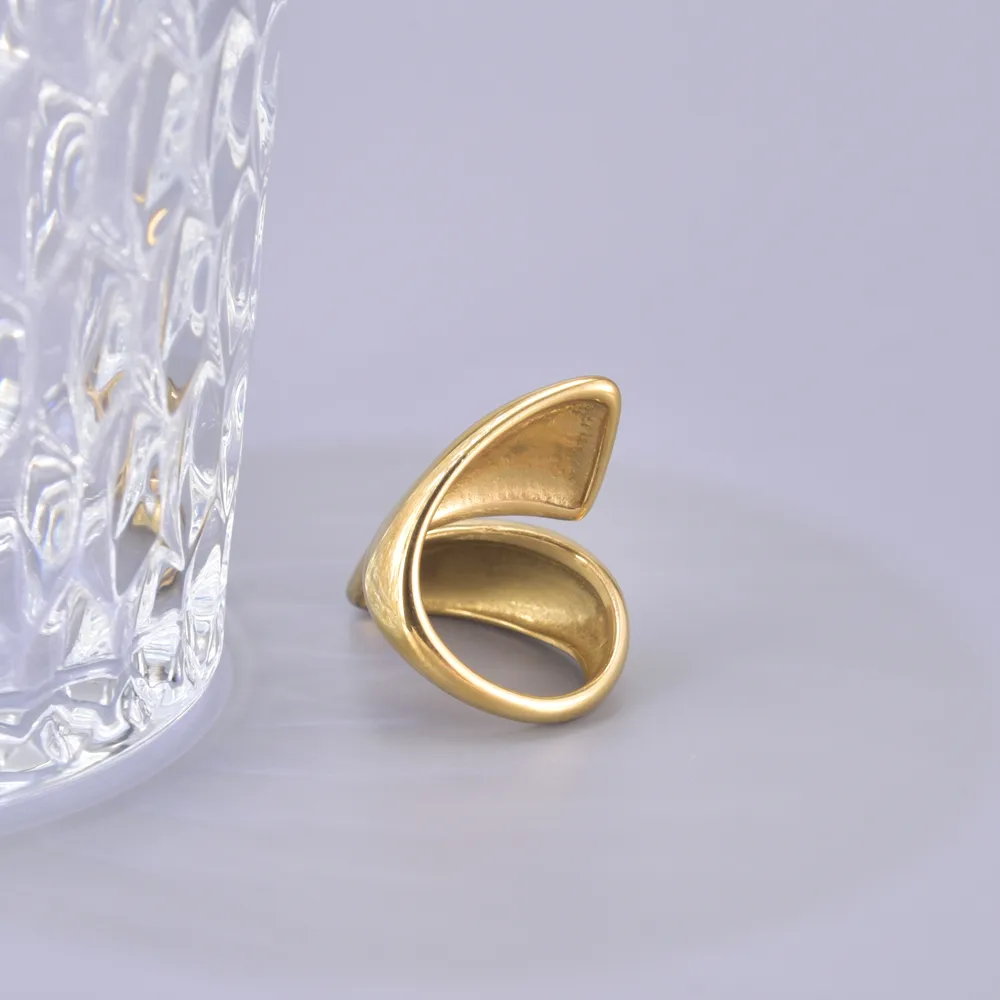 304 Stainless Steel Titanium Steel 18K Gold Plated Simple Style Round Open Rings display picture 3