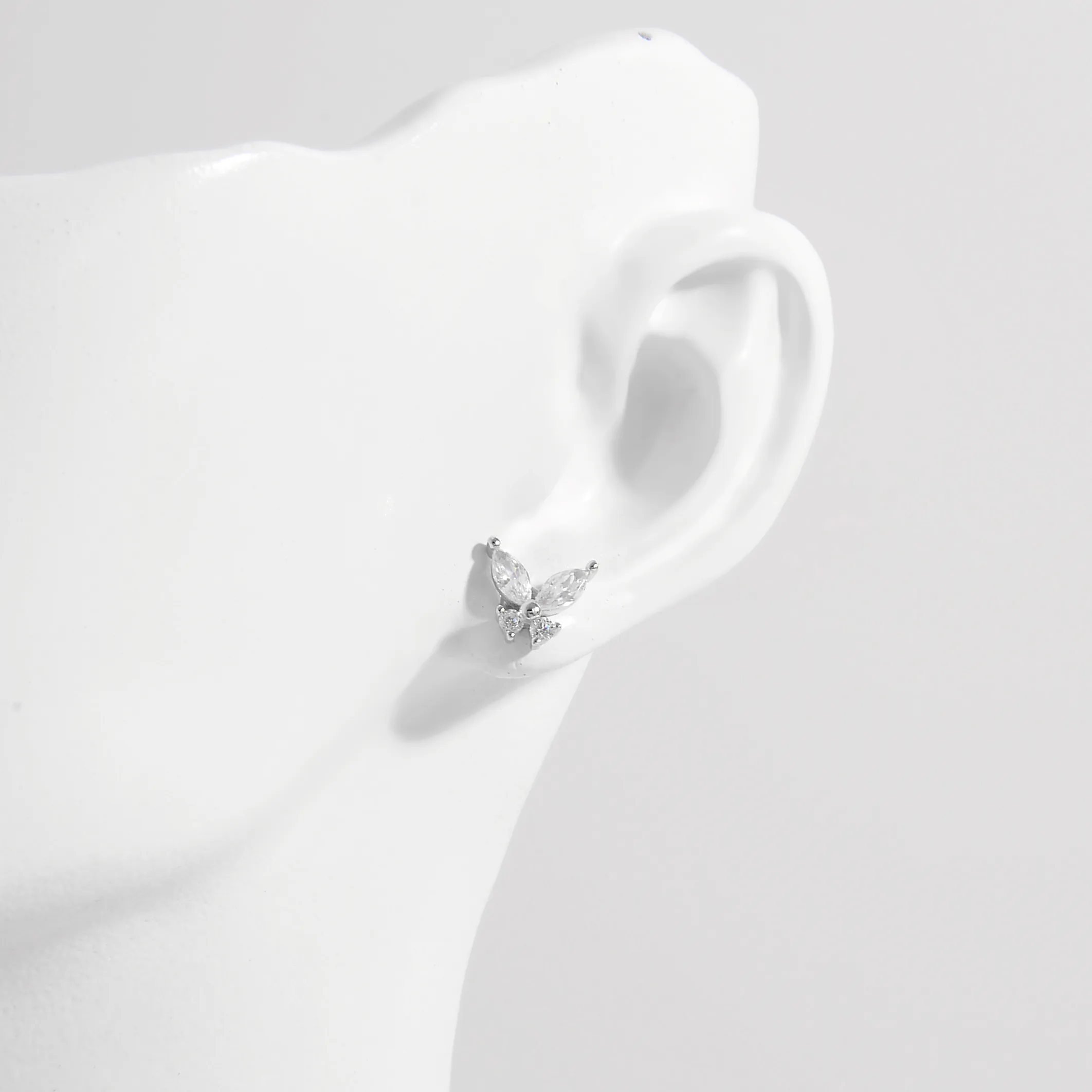 1 Pair White Gold Plated 925 Sterling Silver Zircon Rabbit Round Star Ear Studs display picture 5