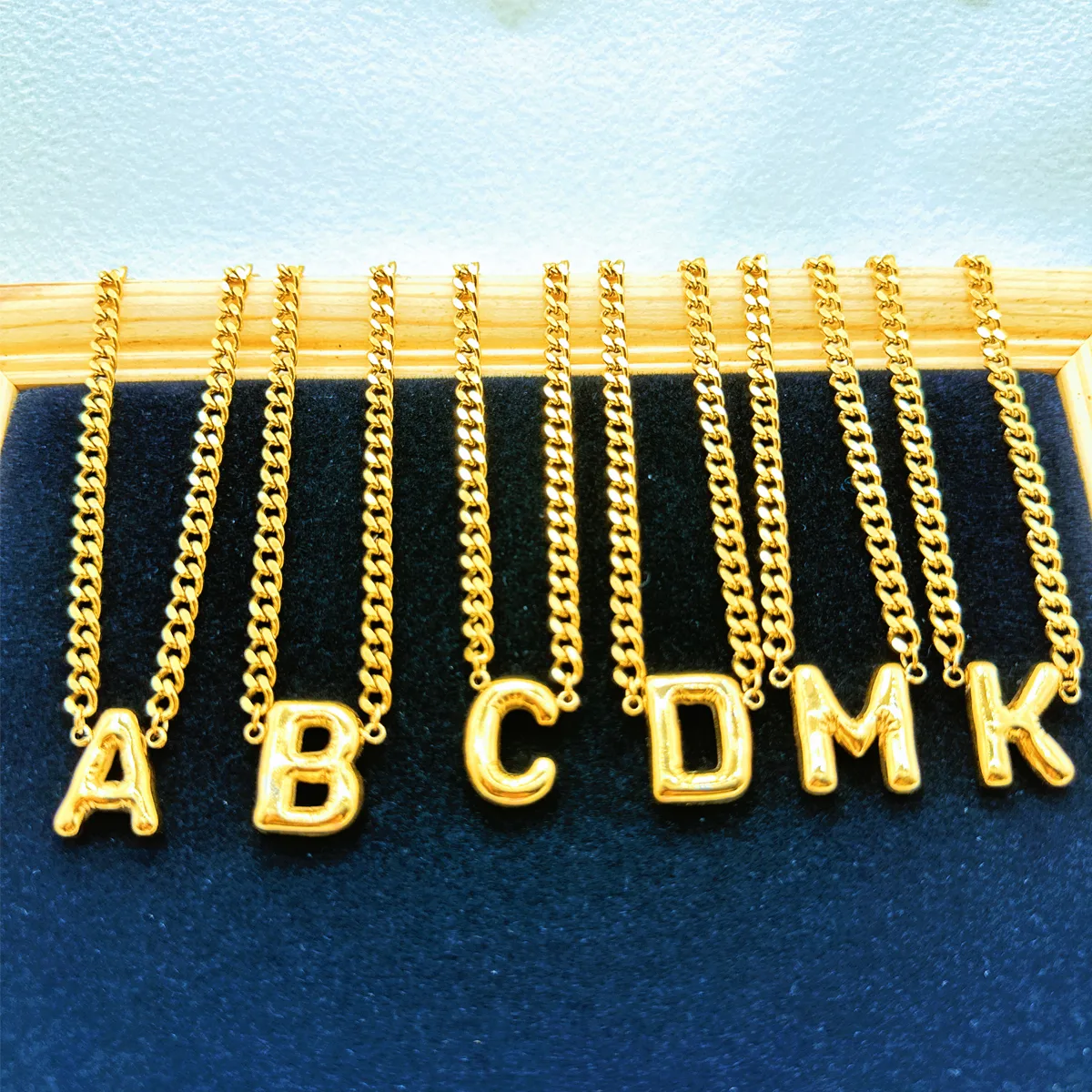 201 Stainless Steel 304 Stainless Steel 18K Gold Plated Simple Style Letter Pendant Necklace display picture 7