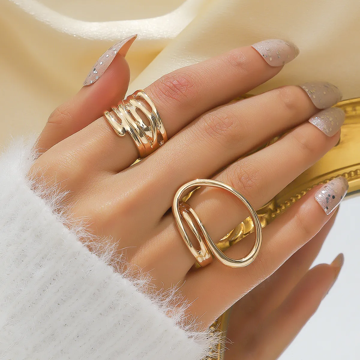 Summer Korean Niche Design Simple Elegant Street Shot Cold Exaggerated Style Hollow Shape Two-Piece Alloy Ring display picture 7
