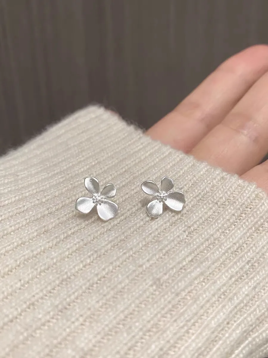 1 Pair Simple Style Flower Sterling Silver Ear Studs display picture 5