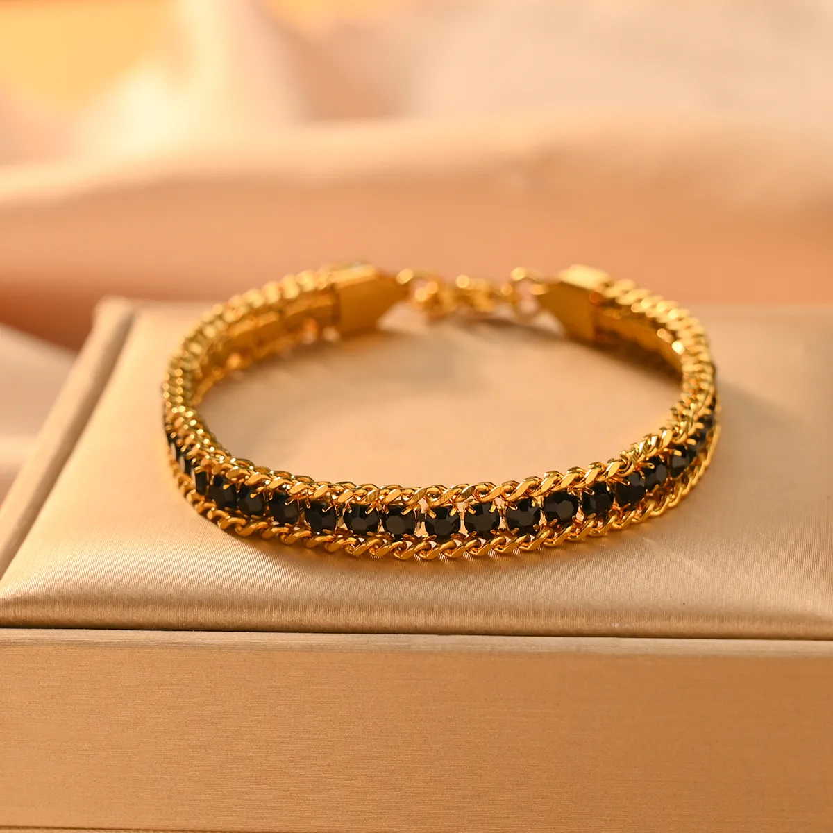Simple Style Classic Style Color Block 304 Stainless Steel 18K Gold Plated Zircon Bracelets In Bulk display picture 5