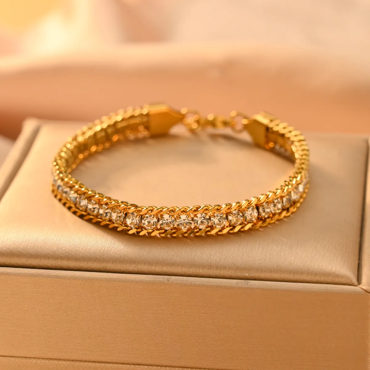 Simple Style Classic Style Color Block 304 Stainless Steel 18K Gold Plated Zircon Bracelets In Bulk display picture 1