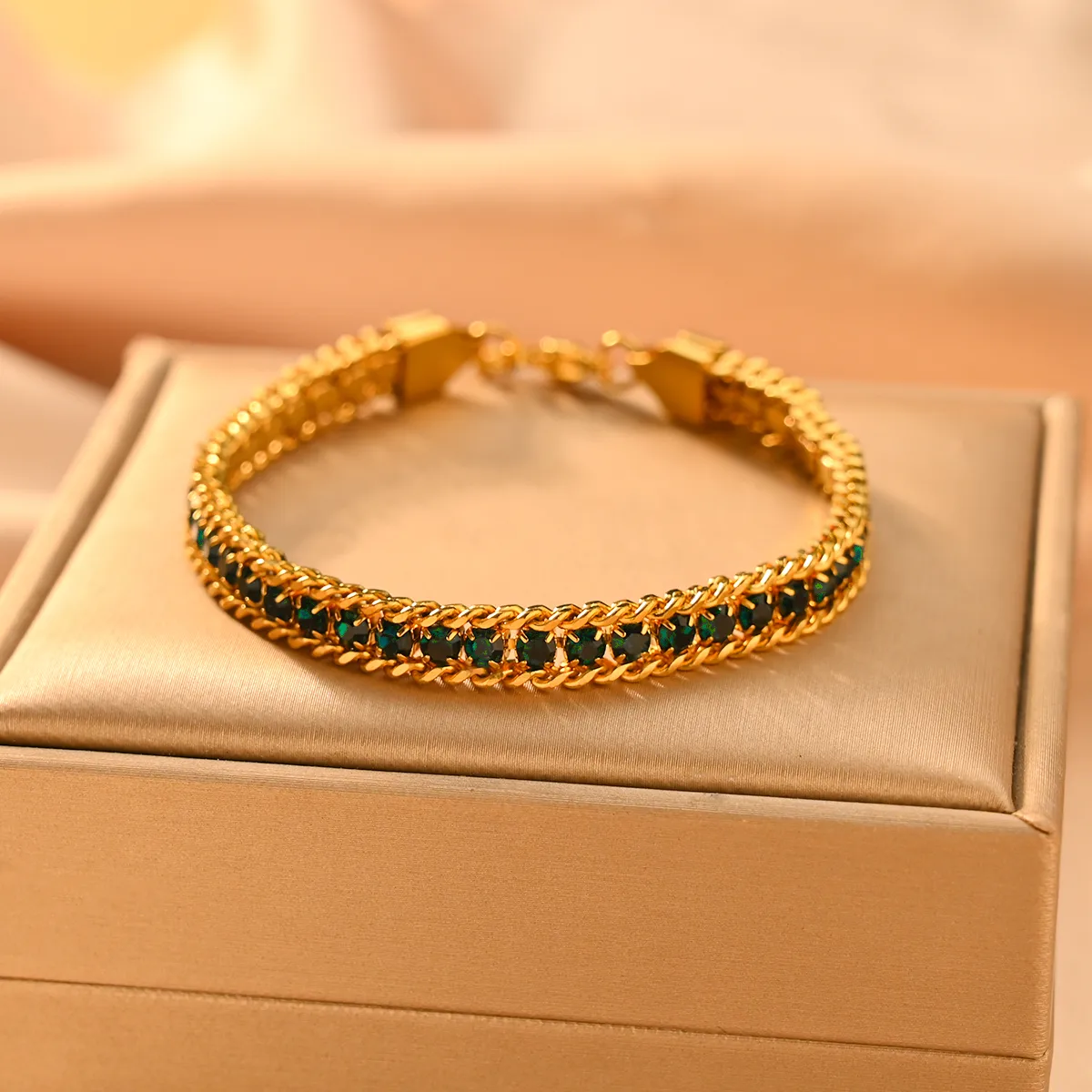 Simple Style Classic Style Color Block 304 Stainless Steel 18K Gold Plated Zircon Bracelets In Bulk display picture 6
