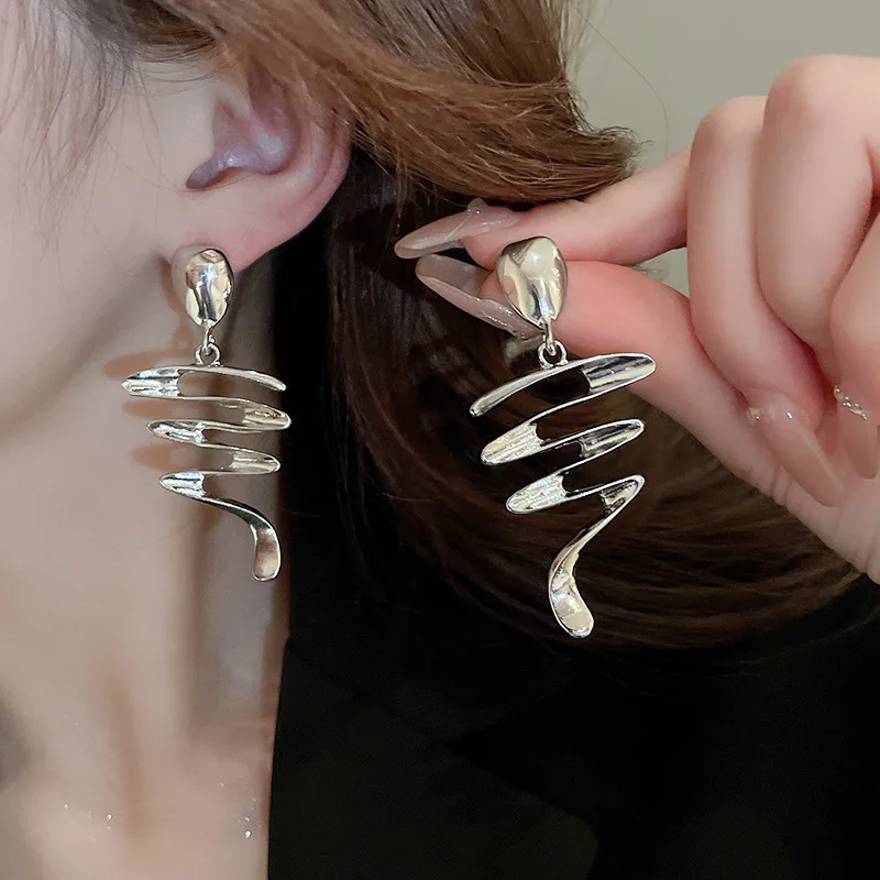 1 Pair Modern Style Simple Style Geometric Alloy Drop Earrings display picture 6