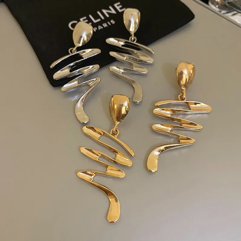 1 Pair Modern Style Simple Style Geometric Alloy Drop Earrings display picture 5