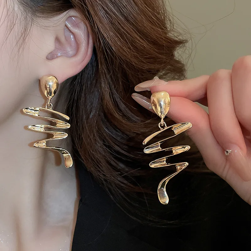 1 Pair Modern Style Simple Style Geometric Alloy Drop Earrings display picture 1