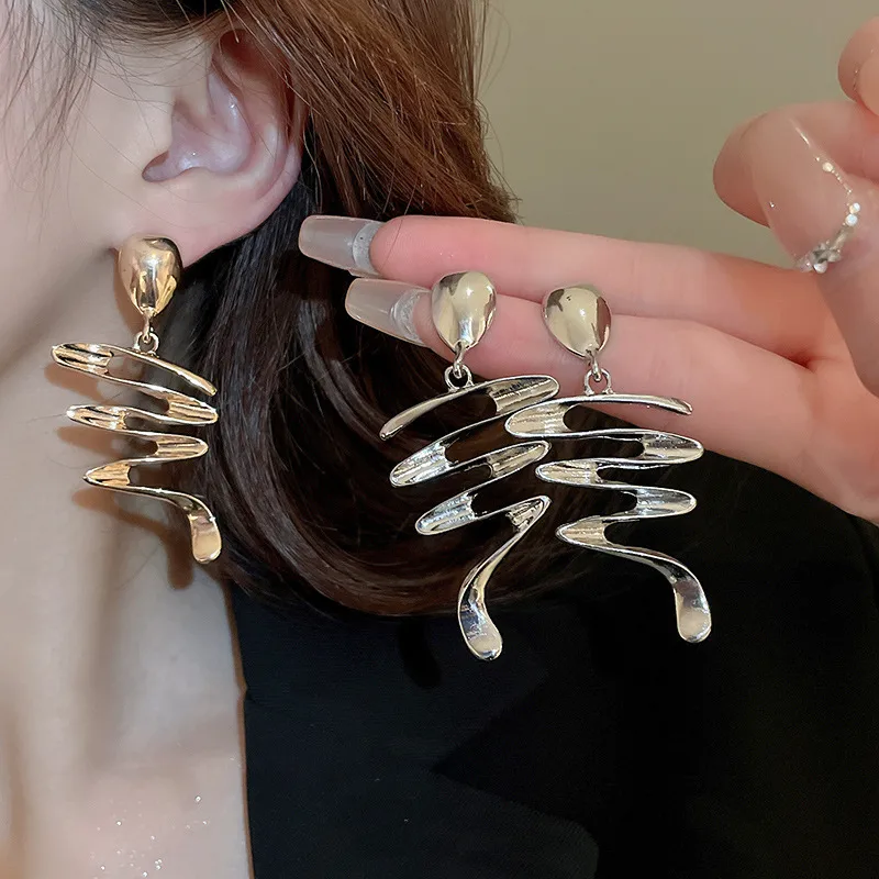 1 Pair Modern Style Simple Style Geometric Alloy Drop Earrings display picture 4