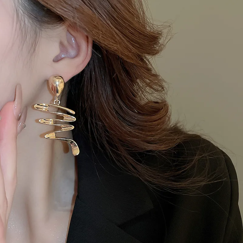 1 Pair Modern Style Simple Style Geometric Alloy Drop Earrings display picture 8
