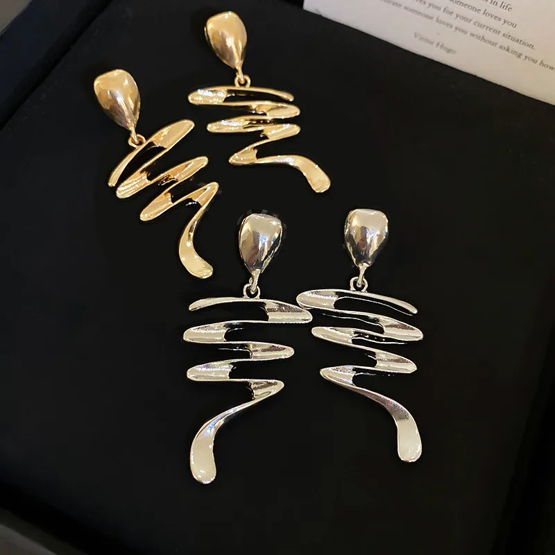 1 Pair Modern Style Simple Style Geometric Alloy Drop Earrings display picture 7
