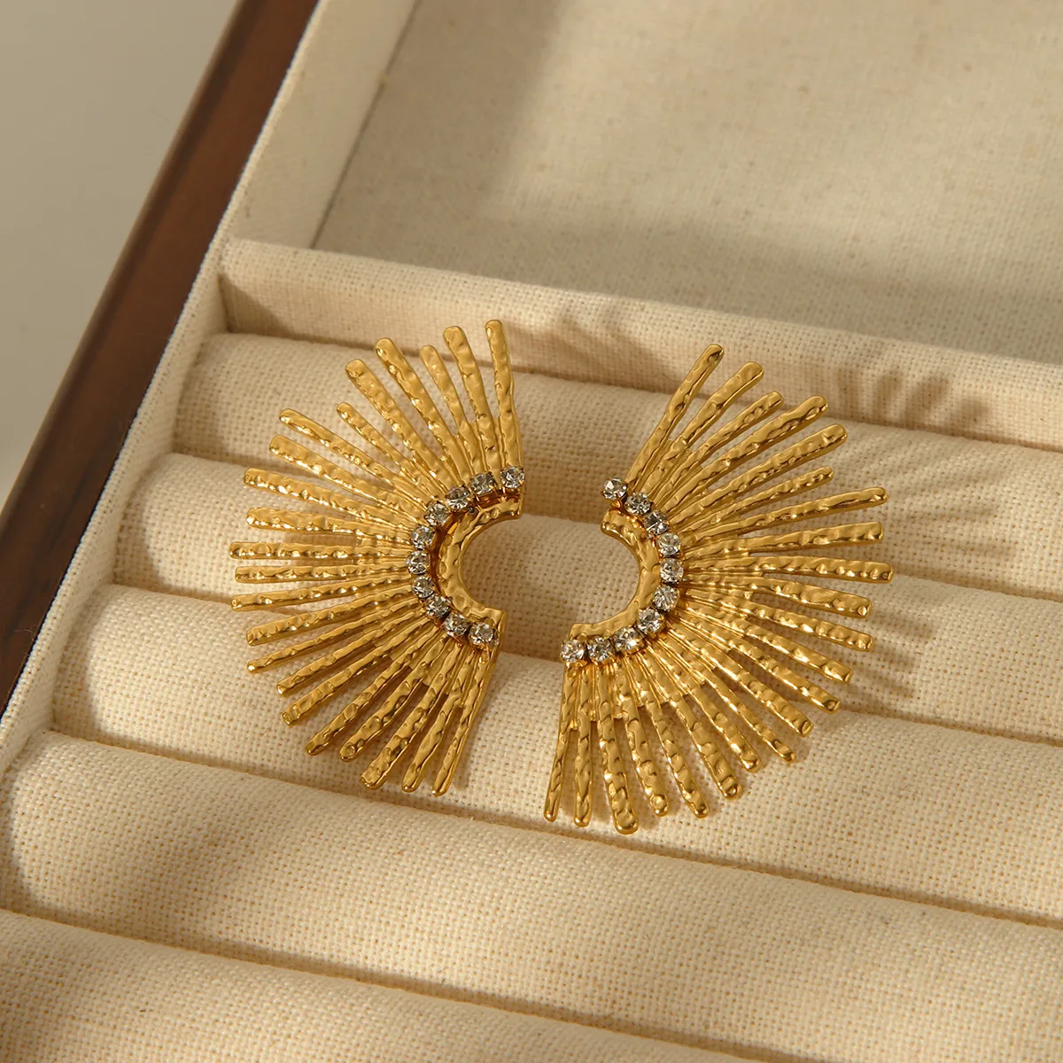 1 Pair Retro French Style Classic Style Sun Inlay 304 Stainless Steel Zircon 18K Gold Plated Ear Studs display picture 2