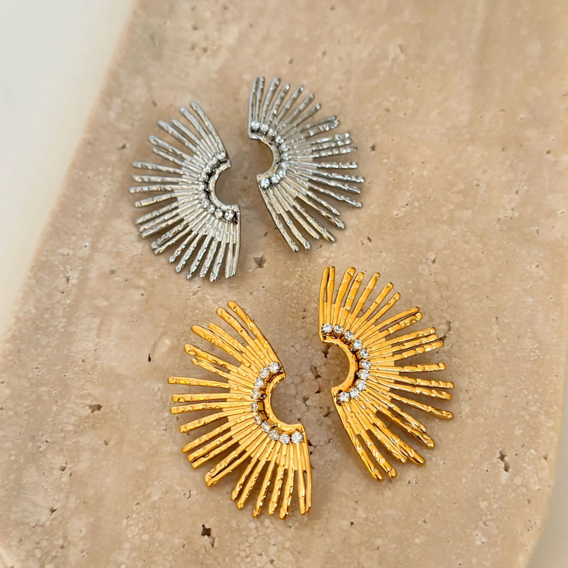 1 Pair Retro French Style Classic Style Sun Inlay 304 Stainless Steel Zircon 18K Gold Plated Ear Studs display picture 6