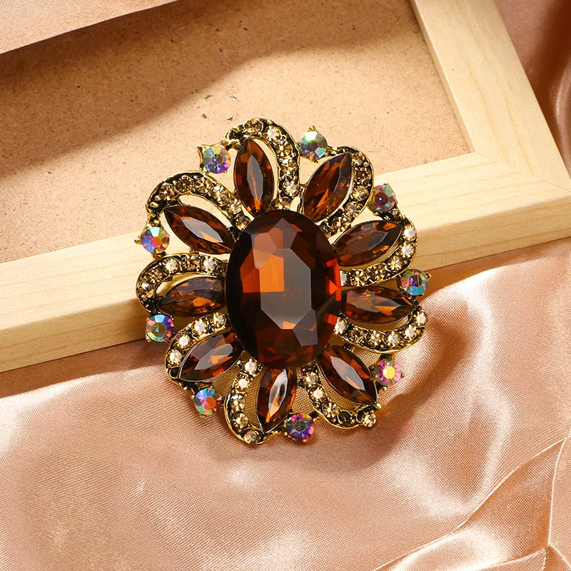 IG Style Simple Style Shiny Flower Alloy Inlay Rhinestones Zircon Women's Brooches display picture 12