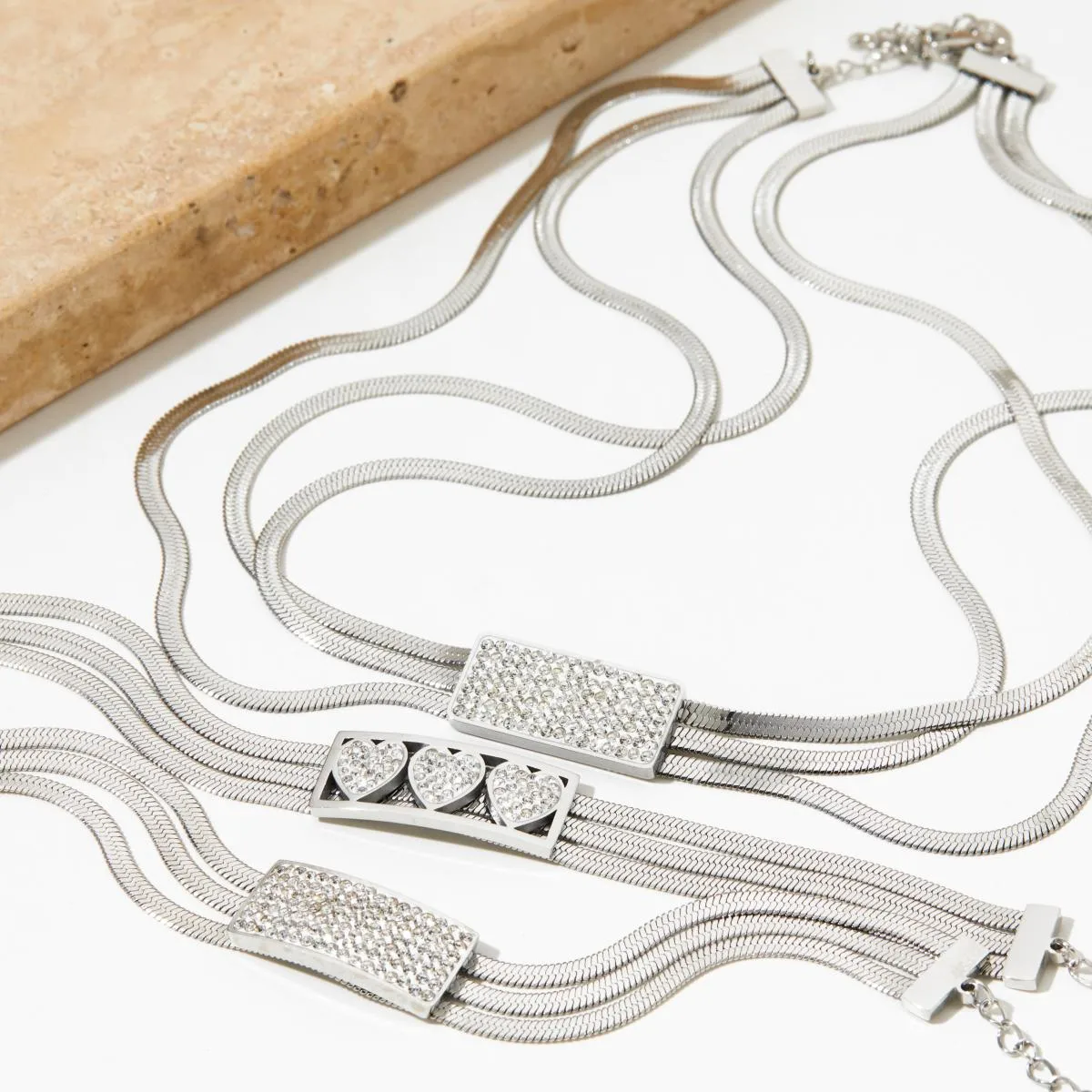 304 Stainless Steel White Gold Plated Gold Plated Casual Modern Style Inlay Solid Color Rhinestones Bracelets Necklace display picture 3