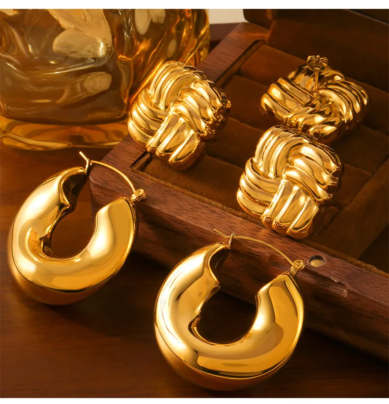 1 Pair Casual Simple Style U Shape Lines Plating 304 Stainless Steel 18K Gold Plated Ear Studs display picture 6