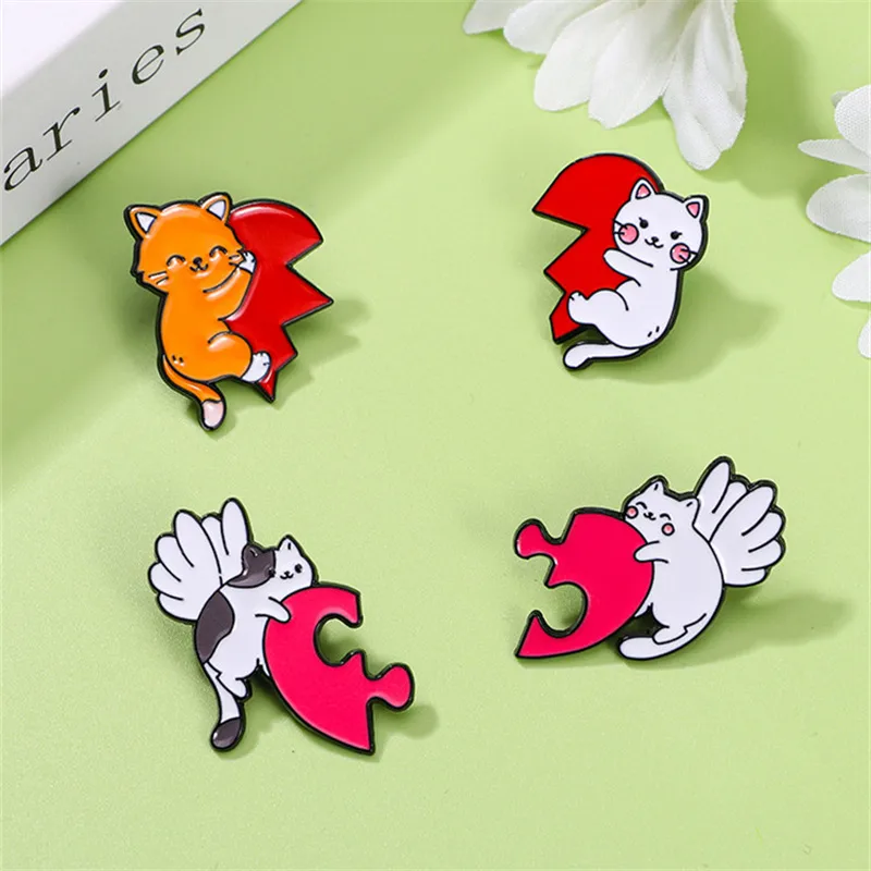Cartoon Style Cute Simple Style Heart Shape Cat Alloy Enamel Plating Unisex Brooches Collar Pin display picture 7
