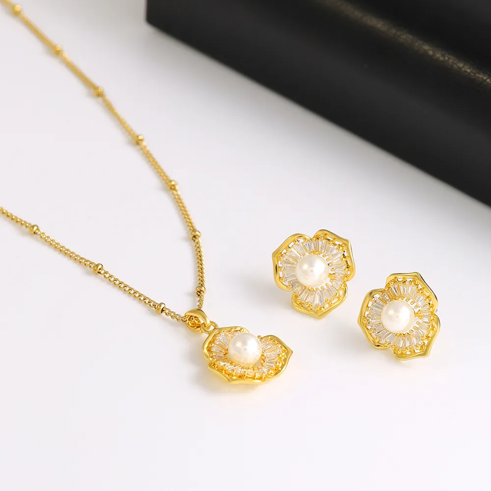 304 Stainless Steel Copper 18K Gold Plated Casual Elegant Shiny Plating Inlay Flower Artificial Pearls Zircon Earrings Necklace Jewelry Set display picture 3