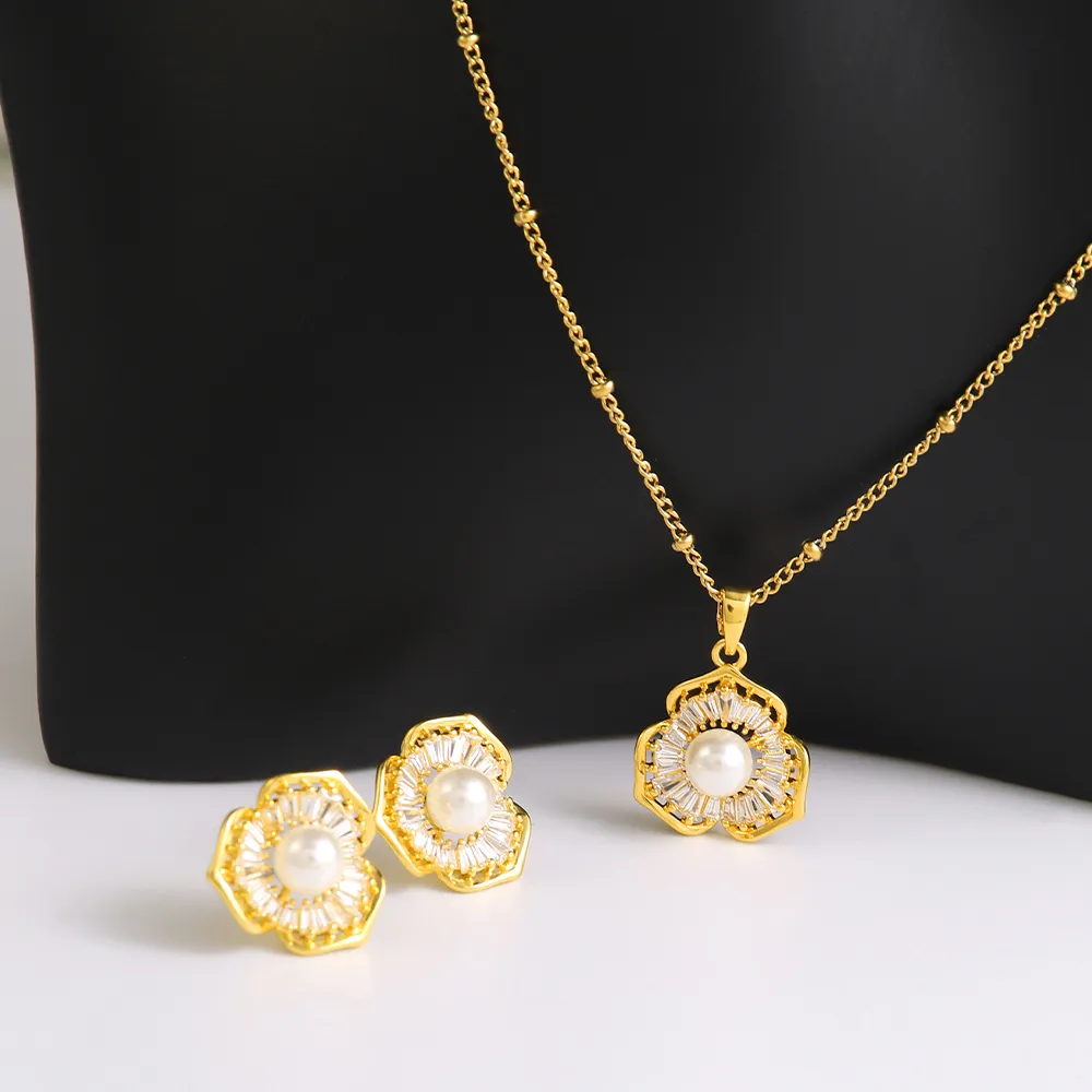 304 Stainless Steel Copper 18K Gold Plated Casual Elegant Shiny Plating Inlay Flower Artificial Pearls Zircon Earrings Necklace Jewelry Set display picture 1