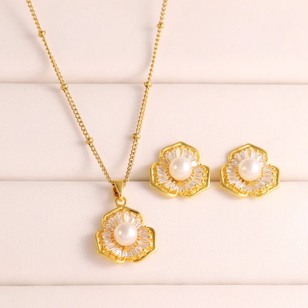304 Stainless Steel Copper 18K Gold Plated Casual Elegant Shiny Plating Inlay Flower Artificial Pearls Zircon Earrings Necklace Jewelry Set display picture 6