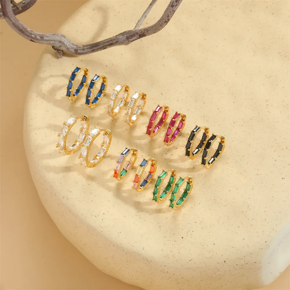 1 Pair Vintage Style Simple Style Commute Round Inlay Copper Zircon 14K Gold Plated Hoop Earrings display picture 4