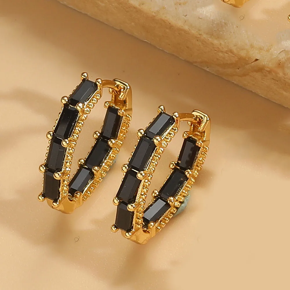1 Pair Vintage Style Simple Style Commute Round Inlay Copper Zircon 14K Gold Plated Hoop Earrings display picture 9