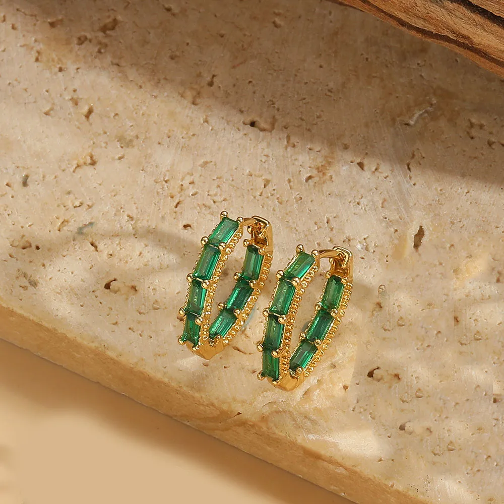 1 Pair Vintage Style Simple Style Commute Round Inlay Copper Zircon 14K Gold Plated Hoop Earrings display picture 5