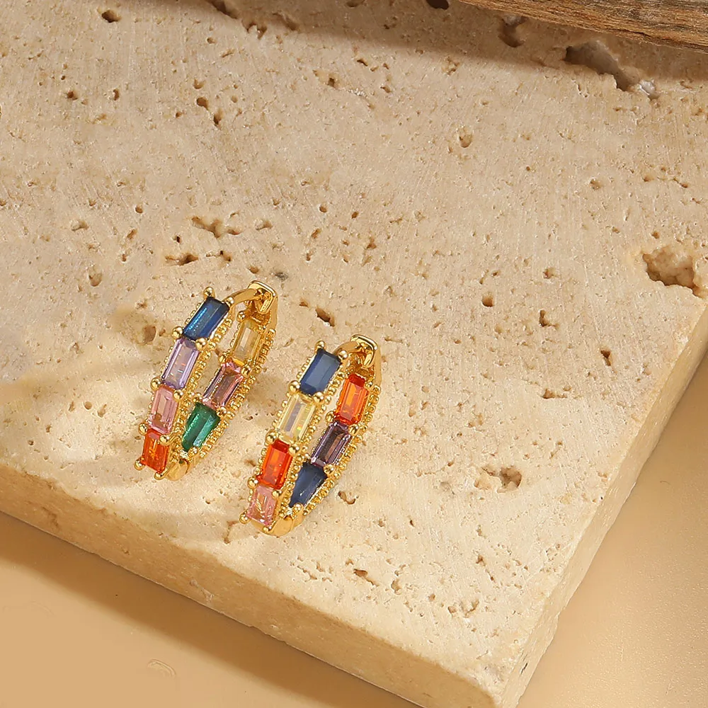 1 Pair Vintage Style Simple Style Commute Round Inlay Copper Zircon 14K Gold Plated Hoop Earrings display picture 10