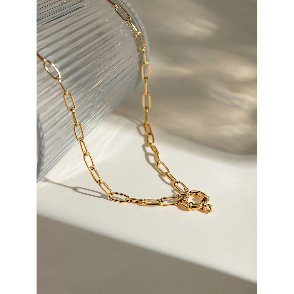304 Stainless Steel 18K Gold Plated IG Style Solid Color Necklace display picture 3