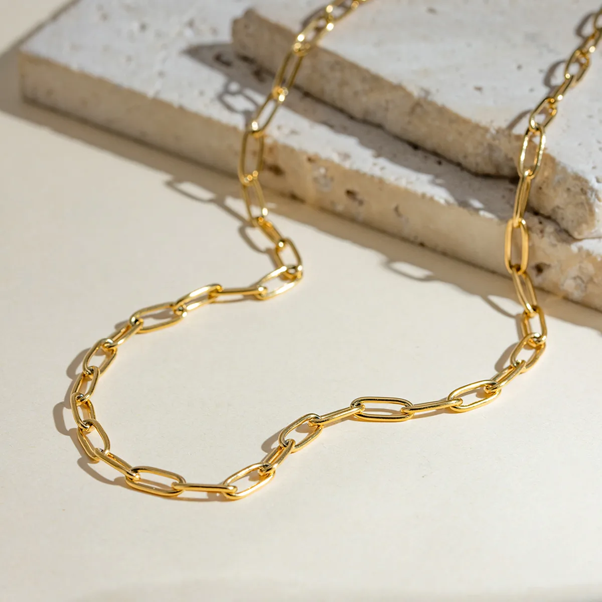304 Stainless Steel 18K Gold Plated IG Style Solid Color Necklace display picture 4