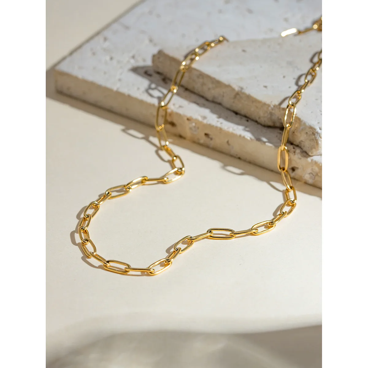304 Stainless Steel 18K Gold Plated IG Style Solid Color Necklace display picture 8