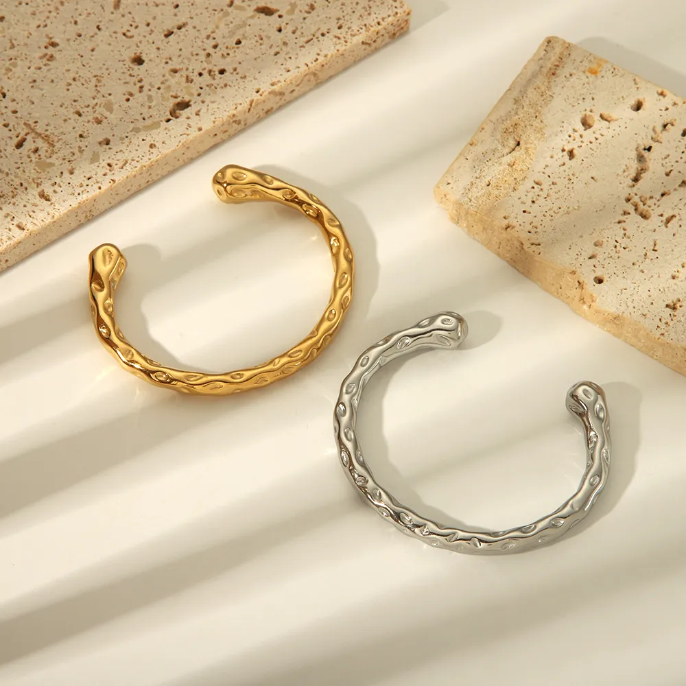 Vintage Style Romantic Simple Style C Shape 304 Stainless Steel 18K Gold Plated Bangle In Bulk display picture 6
