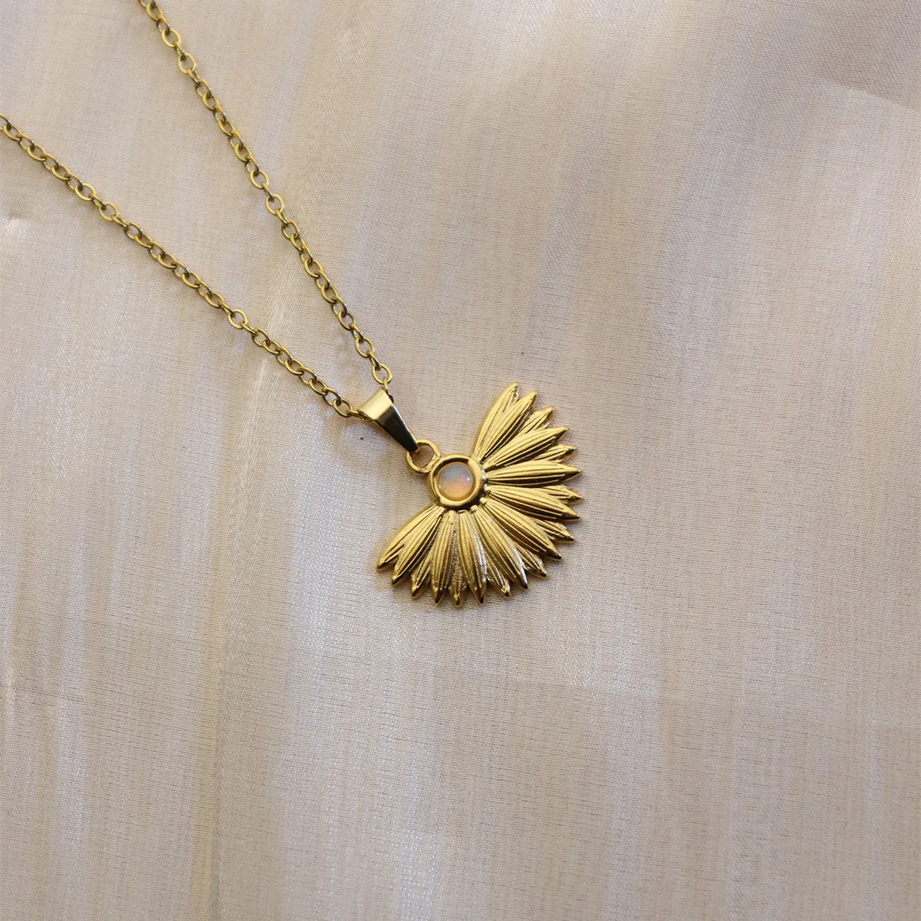 304 Stainless Steel 18K Gold Plated Simple Style Plating Inlay Sun Water Droplets Eye Natural Stone Pendant Necklace display picture 5
