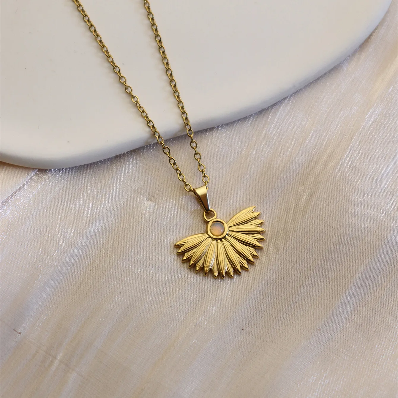 304 Stainless Steel 18K Gold Plated Simple Style Plating Inlay Sun Water Droplets Eye Natural Stone Pendant Necklace display picture 6