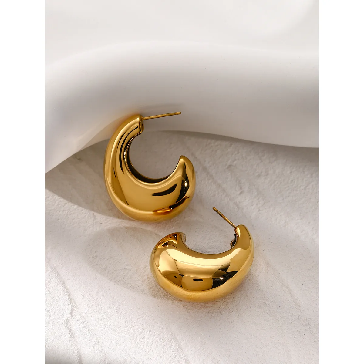 1 Pair IG Style Simple Style C Shape 316 Stainless Steel  18K Gold Plated Ear Studs display picture 3