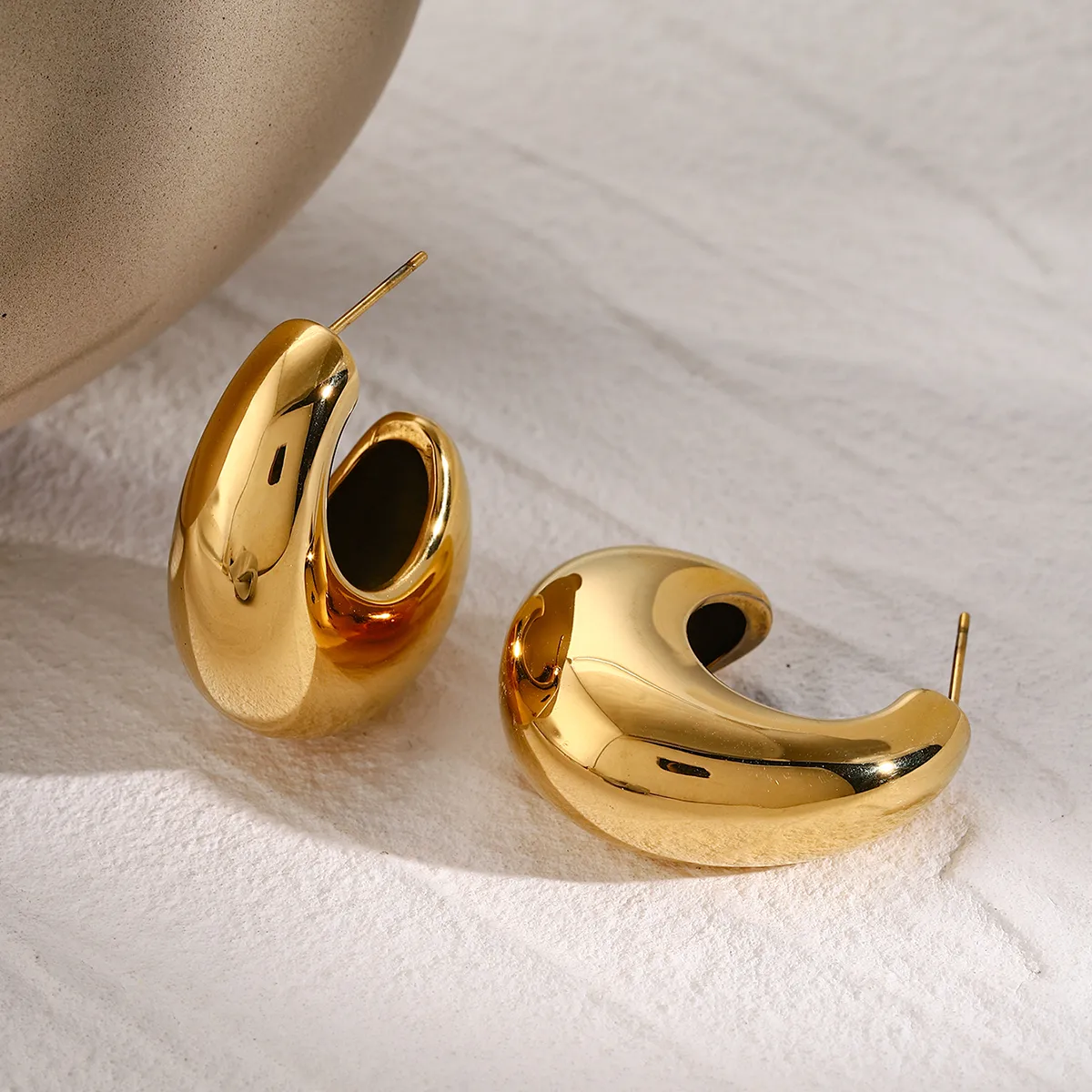 1 Pair IG Style Simple Style C Shape 316 Stainless Steel  18K Gold Plated Ear Studs display picture 6