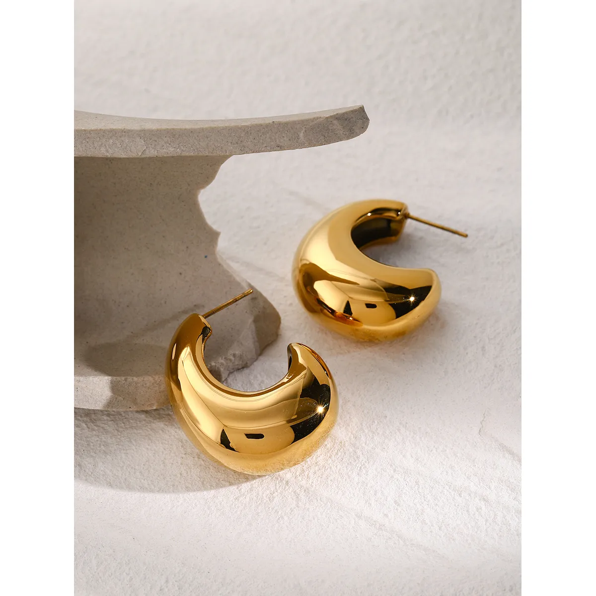 1 Pair IG Style Simple Style C Shape 316 Stainless Steel  18K Gold Plated Ear Studs display picture 5