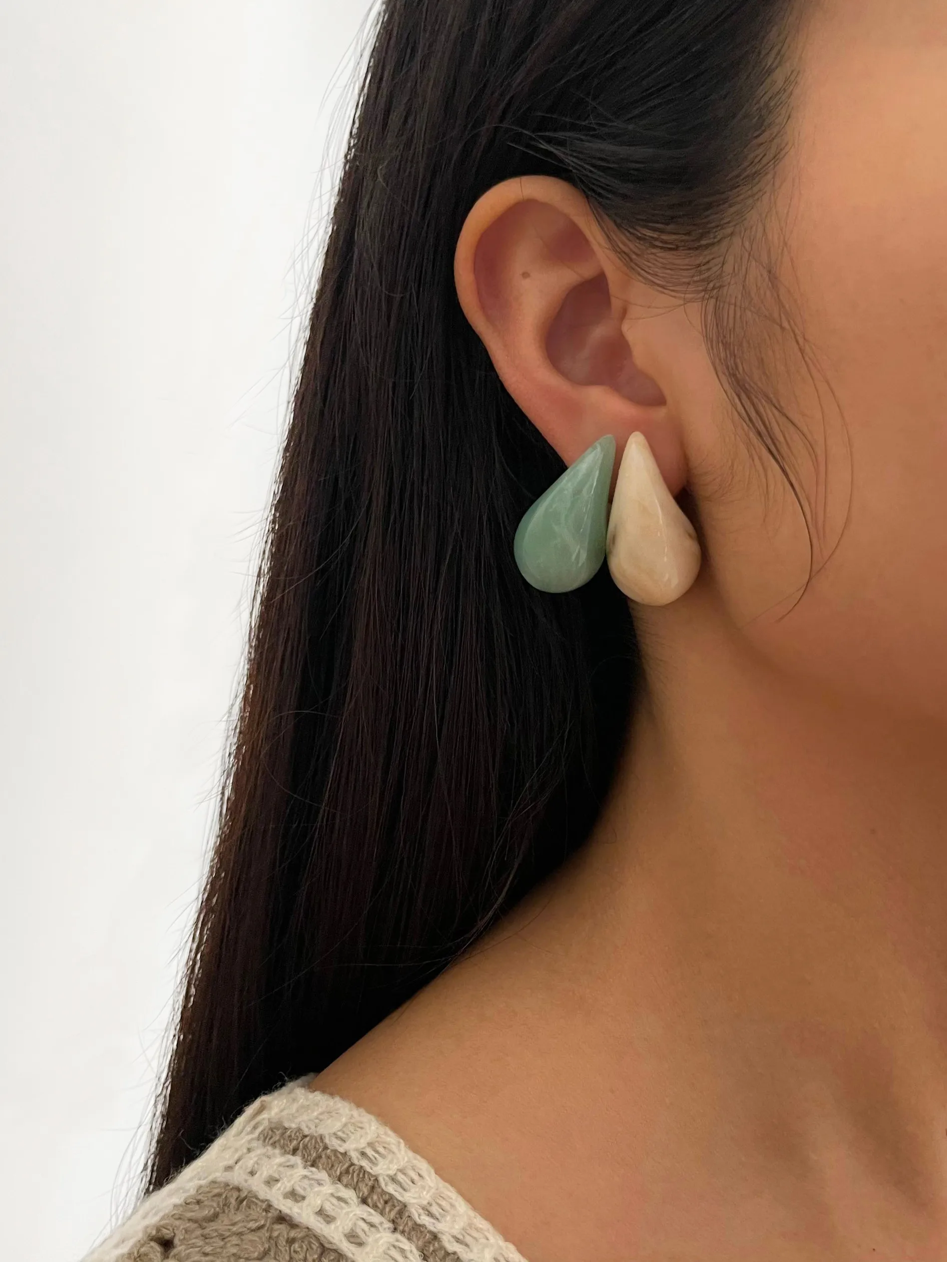 1 Pair IG Style Simple Style Water Droplets Arylic 18K Gold Plated Ear Studs display picture 5