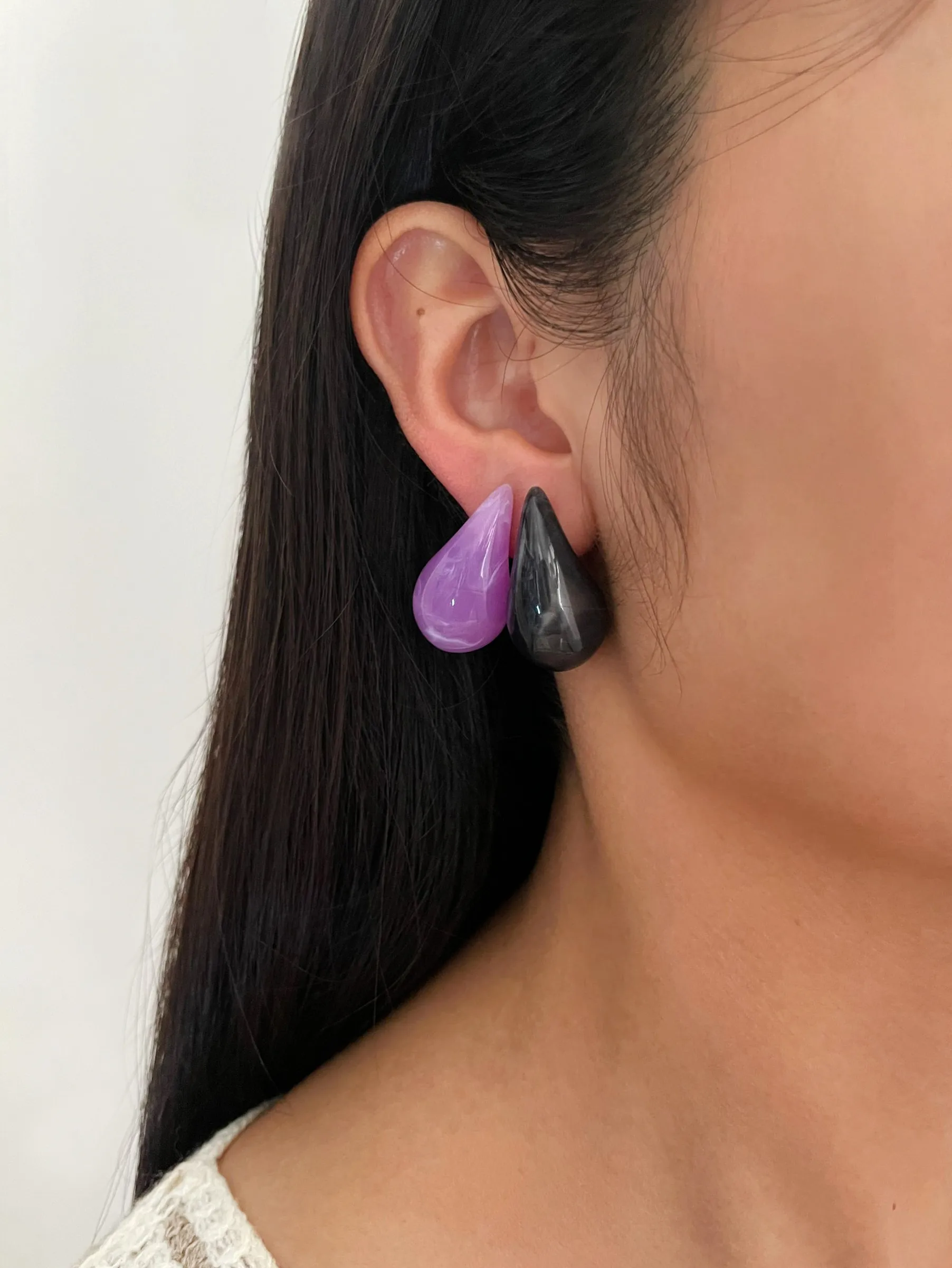 1 Pair IG Style Simple Style Water Droplets Arylic 18K Gold Plated Ear Studs display picture 6