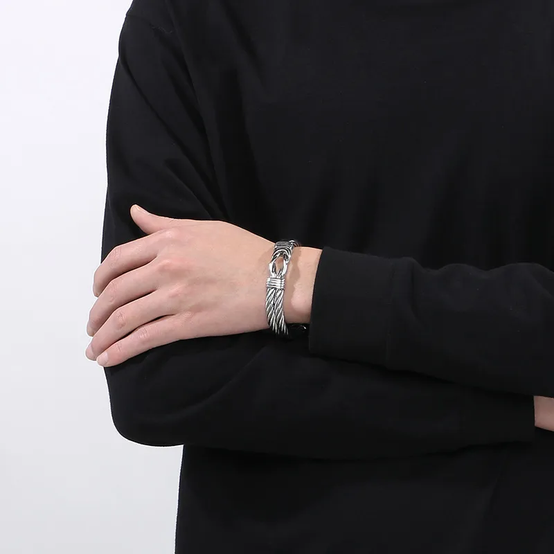 Hip-Hop Solid Color 304 Stainless Steel Men's Cuff Bracelets display picture 5