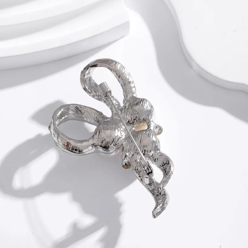 Simple Style Classic Style Animal Wreath Airplane Alloy Inlay Rhinestones Women's Brooches display picture 13