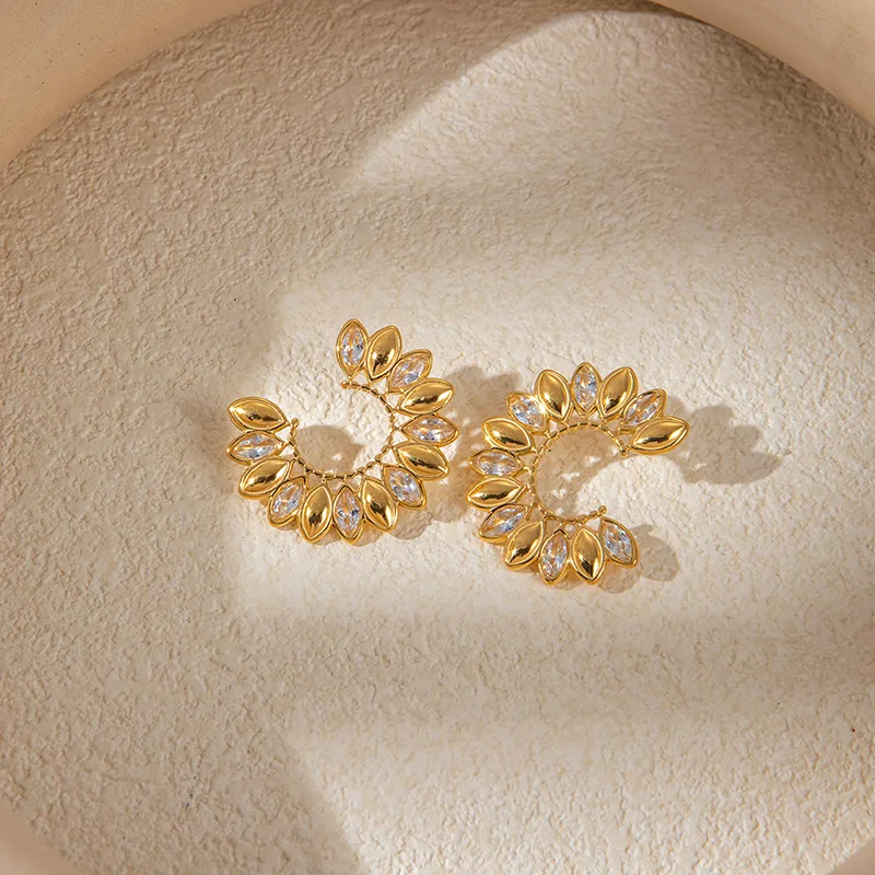 1 Pair Elegant Shiny C Shape Water Droplets Plating Inlay 304 Stainless Steel Zircon 14K Gold Plated Ear Studs display picture 4