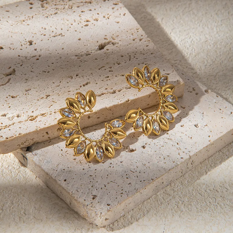 1 Pair Elegant Shiny C Shape Water Droplets Plating Inlay 304 Stainless Steel Zircon 14K Gold Plated Ear Studs display picture 2