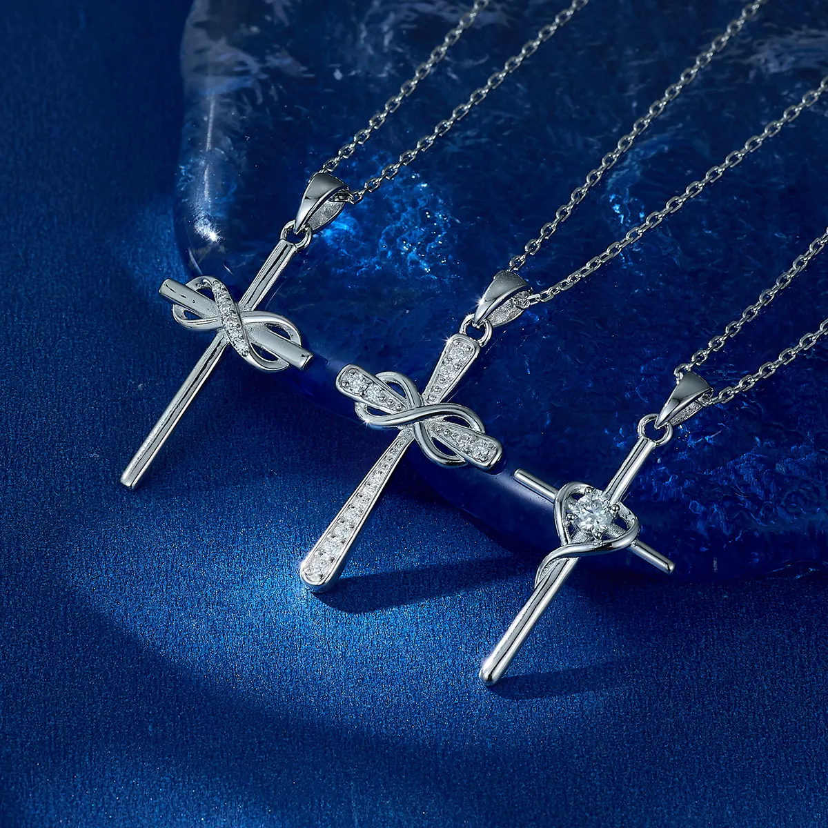 Sterling Silver White Gold Plated Gold Plated Simple Style Classic Style Inlay Cross Moissanite Pendant Necklace display picture 7